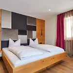 Zum Bad מלון 3*